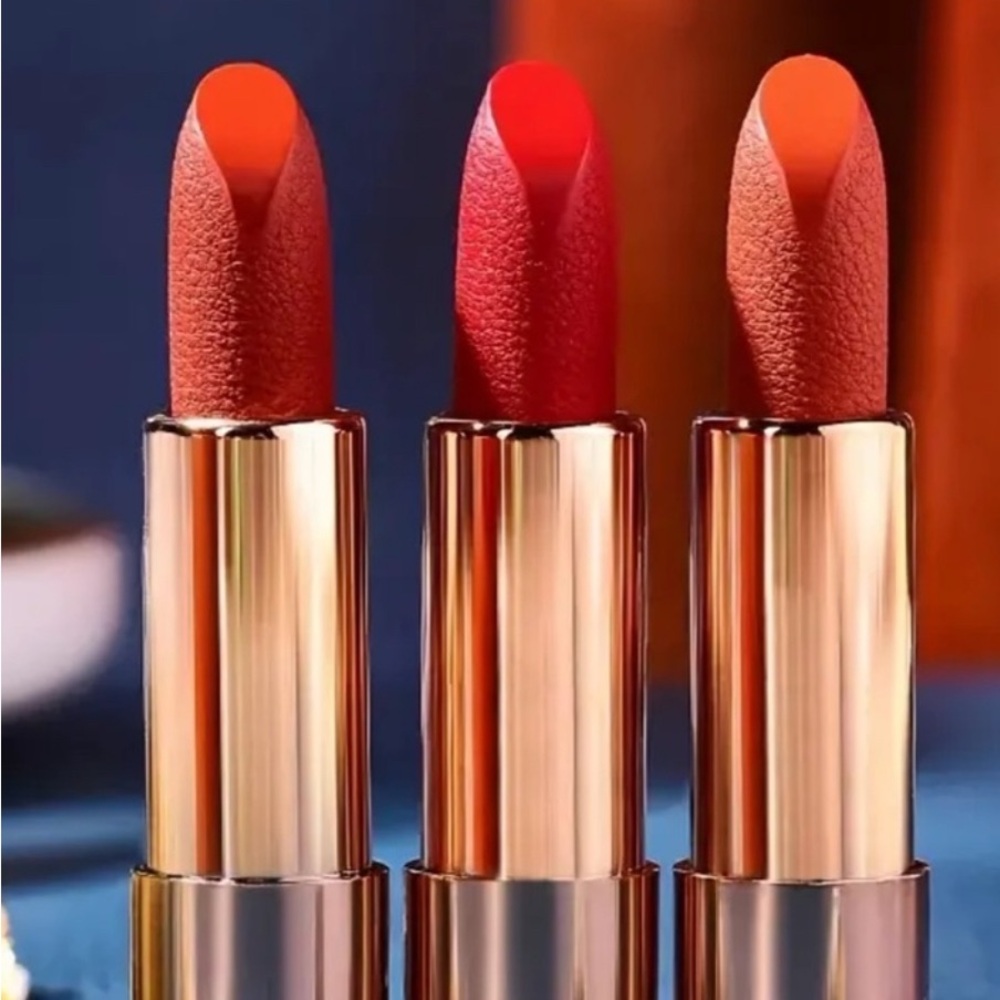 Red Lipstick Set of 3 in cute crossbody carrying case NIB - Picture 5 of 5